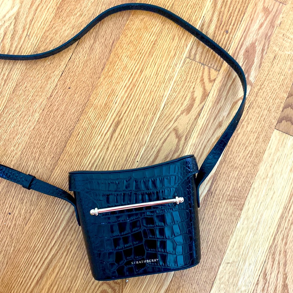 Croc leather box bucket bag